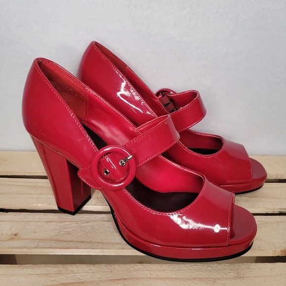 NWT Rampage Elexa Heels Red Patent Retro Peep Toe Pin-up Girl Pumps size 7 - Picture 2 of 7